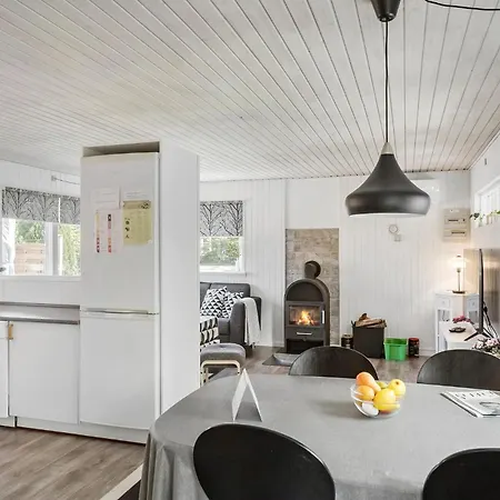 Дом отдыха 2 Bedroom Amazing In Vaeggerlose Boto By