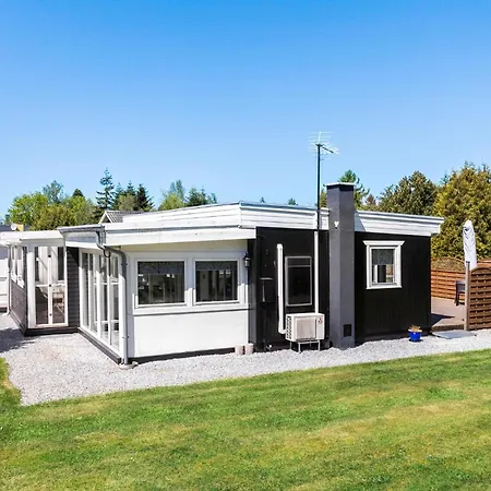 2 Bedroom Amazing In Vaeggerlose Boto By