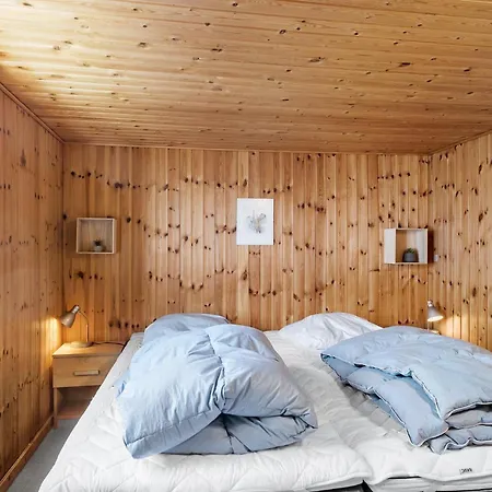 2 Bedroom Amazing In Vaeggerlose