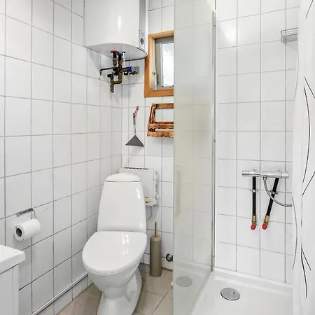 Dom wakacyjny 2 Bedroom Amazing In Vaeggerlose *